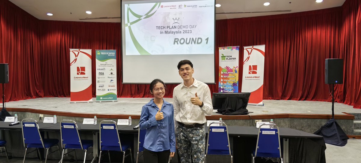 gohchoonfu's tweet photo. Thanks @LeaveaNest for inviting to pitch in the final for #techplanter #Malaysia and appreciate for the support from Dr Muaz & Dr Leo from @USMOfficial1969 #biomass #hydrogel #skin https://t.co/QflDxGLsDS