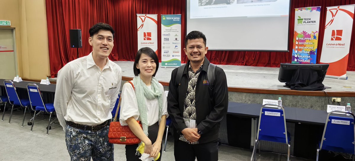 gohchoonfu's tweet photo. Thanks @LeaveaNest for inviting to pitch in the final for #techplanter #Malaysia and appreciate for the support from Dr Muaz & Dr Leo from @USMOfficial1969 #biomass #hydrogel #skin https://t.co/QflDxGLsDS