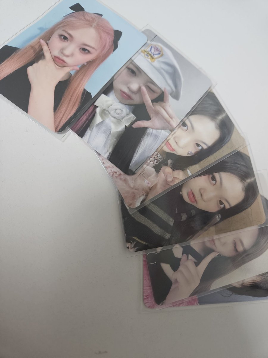 클라씨 리원 메이크스타 미공포 양도받아요!
제가 양도받는 입장이에요~
해리포터랑 할로윈 우대해요~
1순위:해리포터
2순위:해리포터+얼꾸
3순위:해리포터+할로윈
4순위:할로윈

너무높은 플미가×가격 너무 높으면 하트 찍고 넘겨요 ㅠ 제시는 디엠으로
클라씨원지민김선유명형서홍혜주박보은윤채원