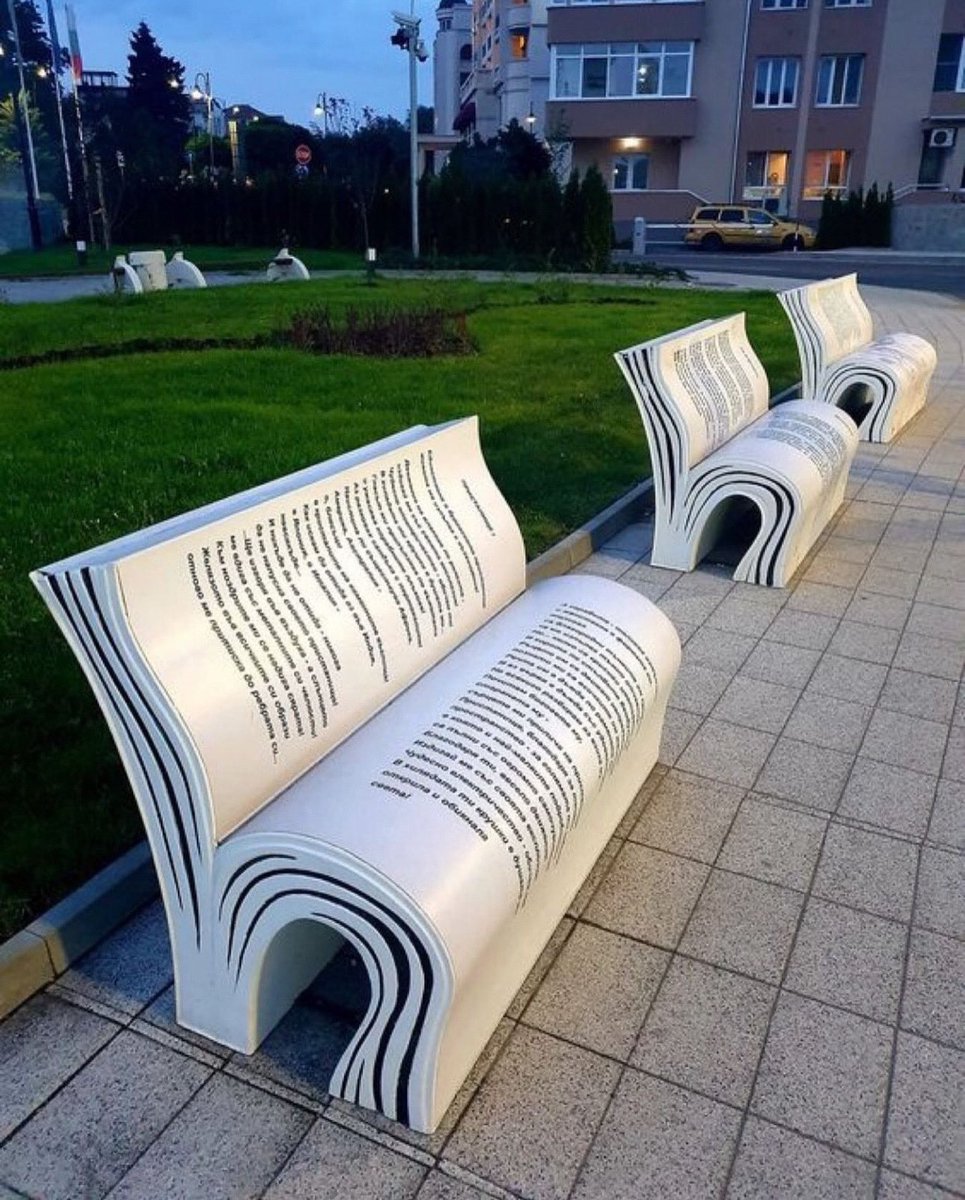 SuriTsholetsane's tweet photo. π A city that boldly expresses their commitment in literacy and reading by providing #readingspaces around the city, cultivating a love of reading from an early age! π #reading #literacy #earlylearning #childhoodreading #readingforenjoyment #readingbarometer #nrb https://t.co/1e5YZSeoSK
