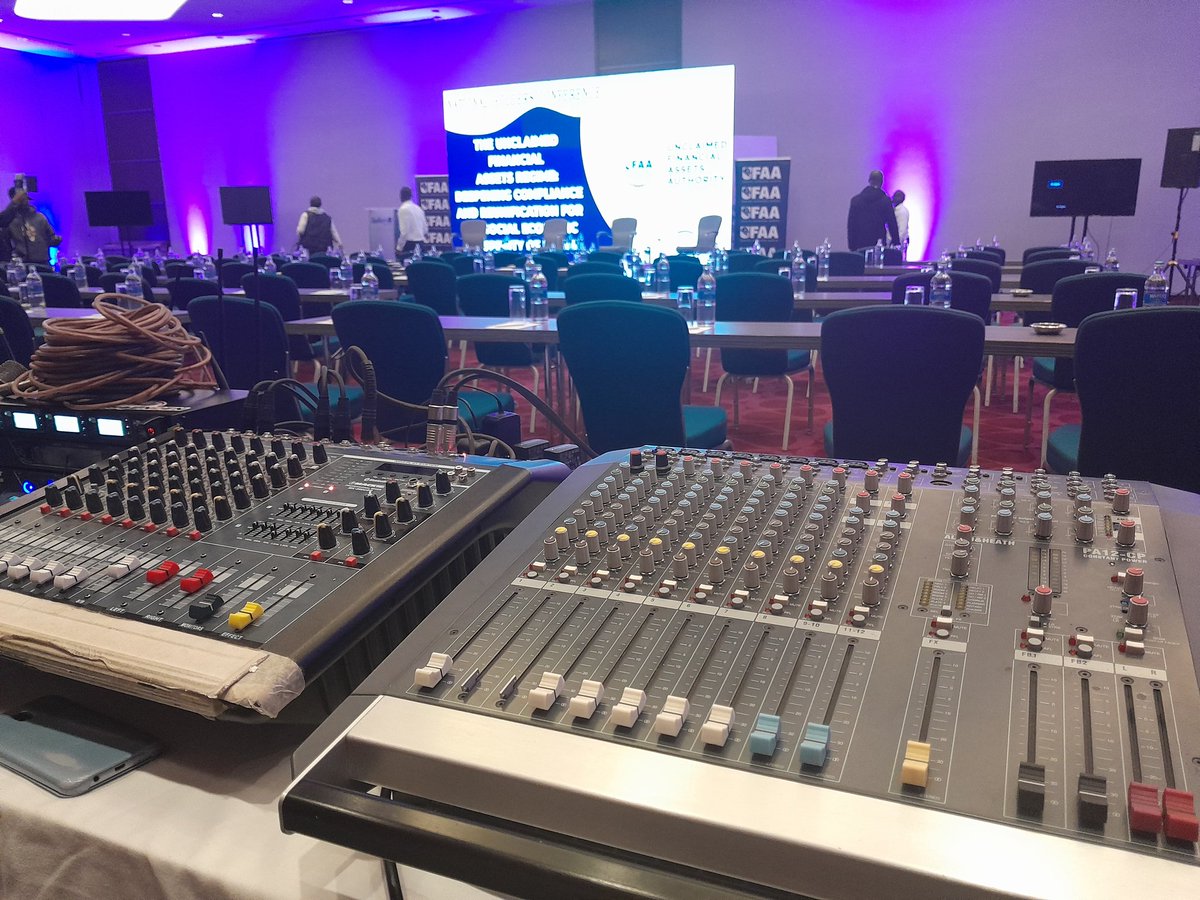 DixonLites's tweet photo. Call us for all your event production  we have LED intelligent  lighting  , LED  Panels  , quality  audio-visual  and a competent  team easy to work with .
#LEDLighting #ledscreen #eventsound https://t.co/pyHMI6qZ6Y