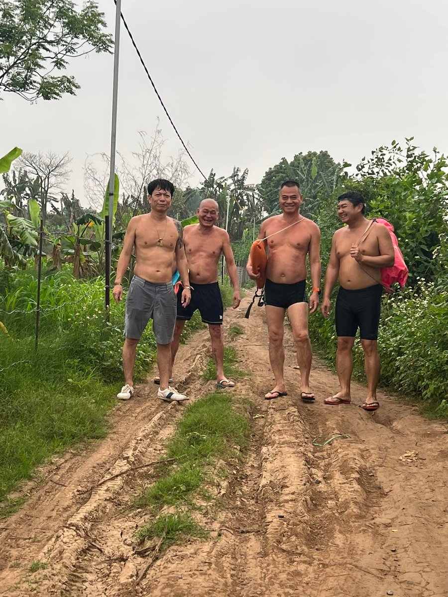 tam_song82962's tweet photo. 4 kình ngư sông Hồng
#nude #naked #nakedpublic #naturist #naturistbeach #exhibitionist #swimming #naturism #midageman #nudist #nudism #nudistboy #exhibtionism #exhibition https://t.co/A7Z3GiwWYz