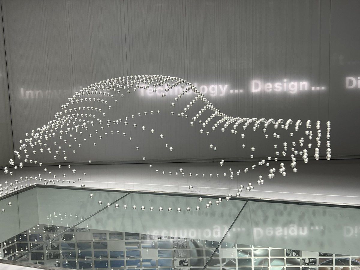 rdjukpen9's tweet photo. BMW museum https://t.co/R5L6McSwo2