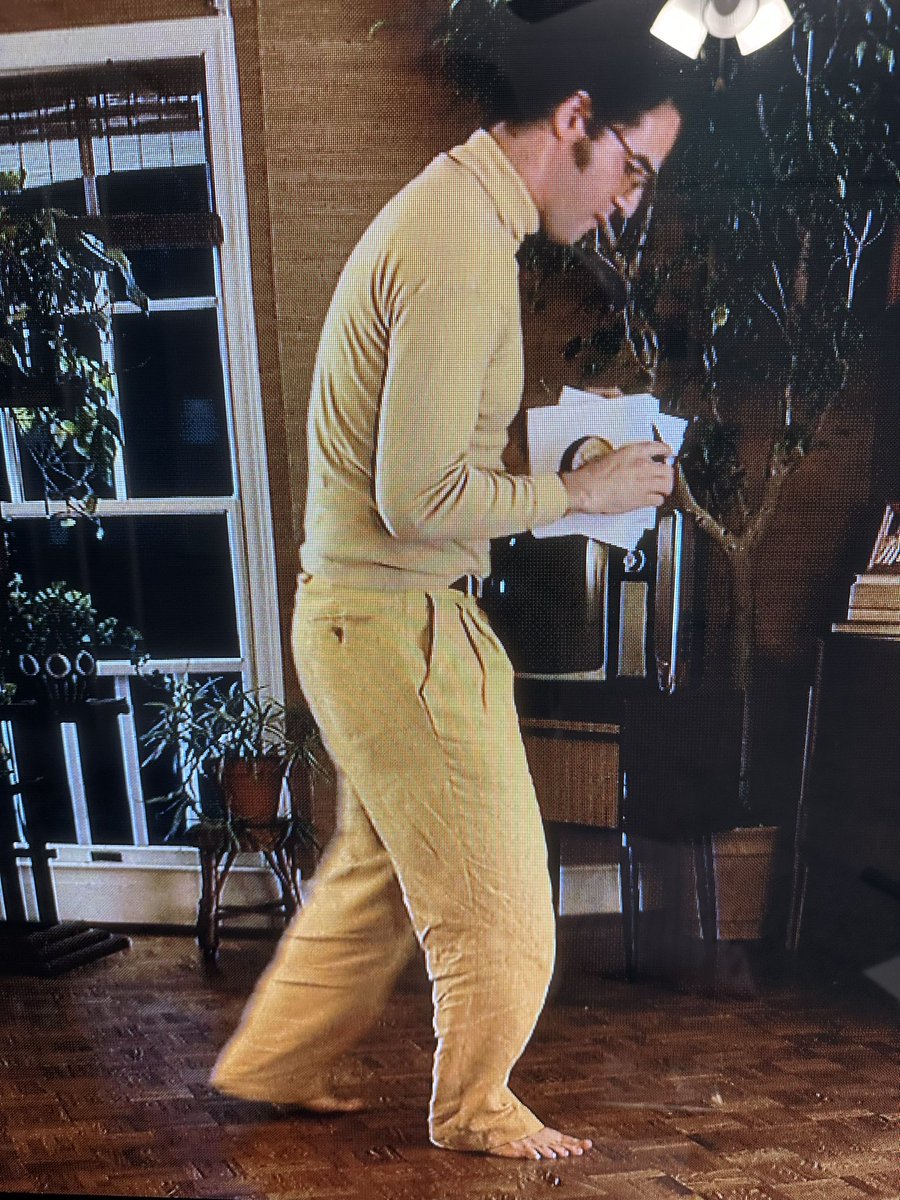 Just finished watching #AreYouThereGodItsMeMaegaret and it’s amazing film. Benny Safdie character clothings are gorgeous.