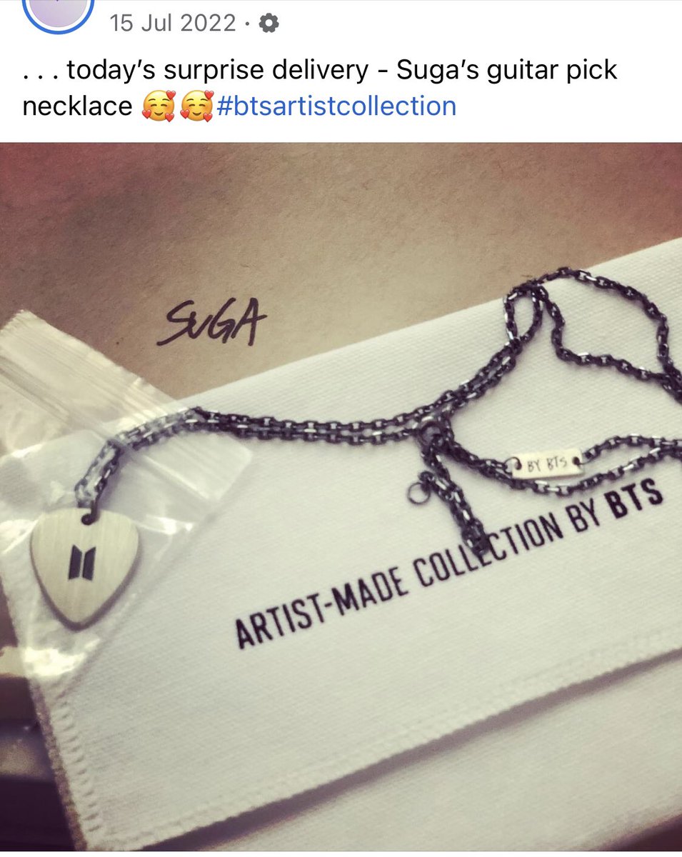 vinzerep's tweet photo. #throwbackSat #mybtscollection #btsartistcollection #sugaguitarpick https://t.co/XRelOPVtMa
