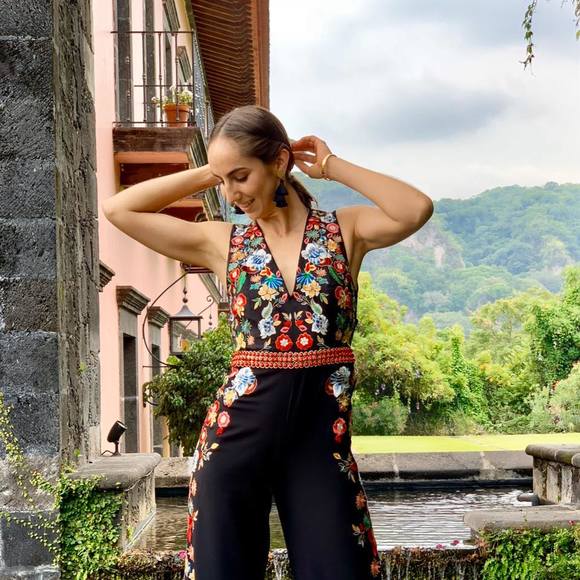 Newman_Ent's tweet photo. So good I had to share! Check out all the items I'm loving on @Poshmarkapp from @GyalTrini #poshmark #fashion #style #shopmycloset #meettheposher: https://t.co/LTk0RDYblp https://t.co/k1NJ3Frazr