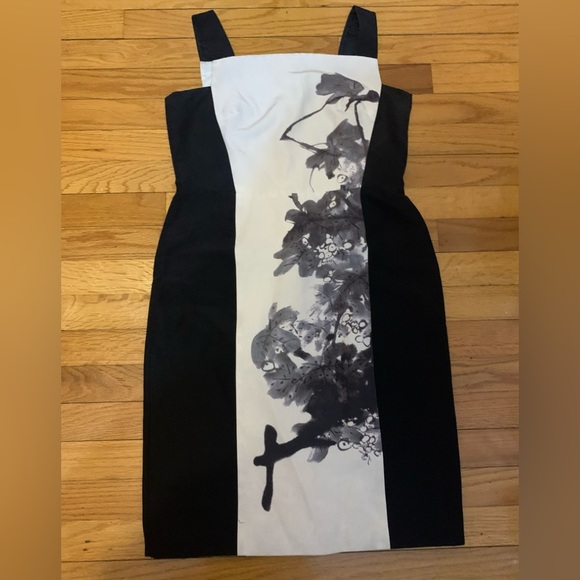 HossPetit1's tweet photo. So good I had to share! Check out all the items I'm loving on @Poshmarkapp #poshmark #fashion #style #shopmycloset #viviennetam #marcjacobs #pinkvictoriassecret: https://t.co/bO637uVXTo https://t.co/ZuyVgVHKqv