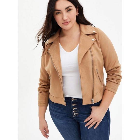 _FrancesMolina's tweet photo. So good I had to share! Check out all the items I'm loving on @Poshmarkapp from @OdiliaDomingue4 #poshmark #fashion #style #shopmycloset #torrid #wdny #greenenvelope: https://t.co/GtTykrapVj https://t.co/LX6TAqki6e