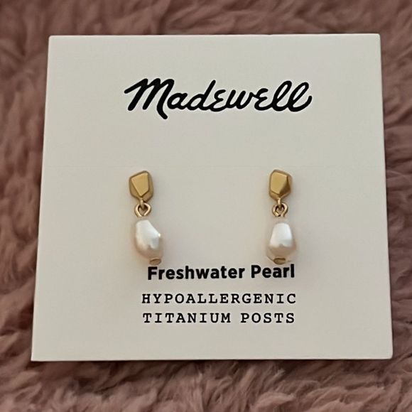 edgewatergr8c's tweet photo. So good I had to share! Check out all the items I'm loving on @Poshmarkapp from @Cristale82 @1GenuineArticle #poshmark #fashion #style #shopmycloset #madewell: https://t.co/BOe4UYL9F6 https://t.co/tEnx6bUxLl