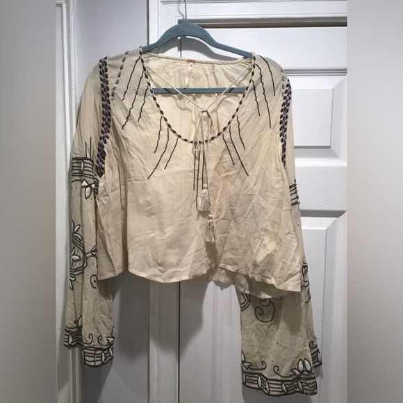 ShopToxi's tweet photo. So good I had to share! Check out all the items I'm loving on @Poshmarkapp from @speaker2123 #poshmark #fashion #style #shopmycloset #tommyhilfiger #freepeople #caribbeanjoe: https://t.co/3qTdCUm00F https://t.co/hZ7z0VahBL