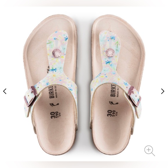 So good I had to share! Check out all the items I'm loving on <a href="/Poshmarkapp/">Poshmark</a> #poshmark #fashion #style #shopmycloset #multiple #levis #birkenstock: posh.mk/qBnmdasErBb