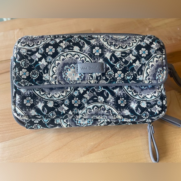 So good I had to share! Check out all the items I'm loving on <a href="/Poshmarkapp/">Poshmark</a> #poshmark #fashion #style #shopmycloset #fossil #jmclaughlin #verabradley: posh.mk/1BRgTlvErBb