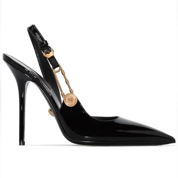 Penelope_Kol's tweet photo. So good I had to share! Check out all the items I'm loving on @Poshmarkapp #poshmark #fashion #style #shopmycloset #versace #manoloblahnik: https://t.co/34OpcX5t2e https://t.co/FV6M381e5g