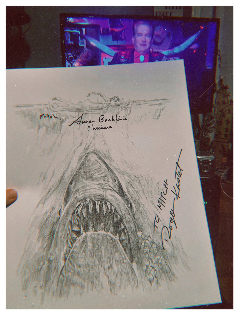 While we’re on the subject of JAWS, here’s my print of the original poster sketch that I had signed years ago by both artist Roger Kastel and Susan Backlinie (the famous 1st victim). #TheLastDriveIn
<a href="/therealjoebob/">Joe Bob Briggs</a> <a href="/kinky_horror/">Diana “Darcy the Mail Girl” Prince 🤠💌</a>
