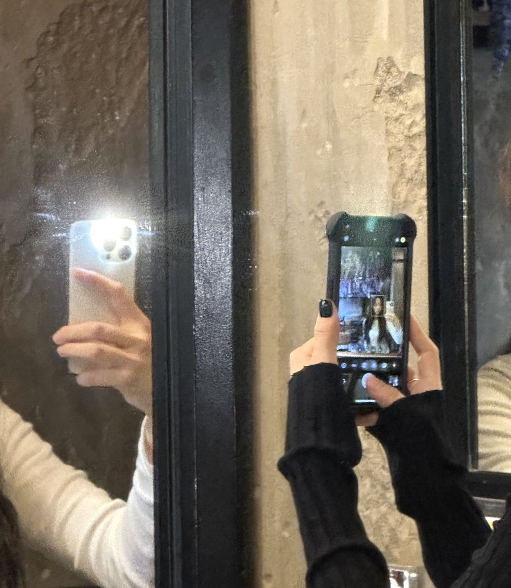 ให้สองคนนี้อยู่ด้วยกันคือชีสรรหาการถ่ายรูปมาไม่ซ้ำ จะธรรมดาไม่ได้