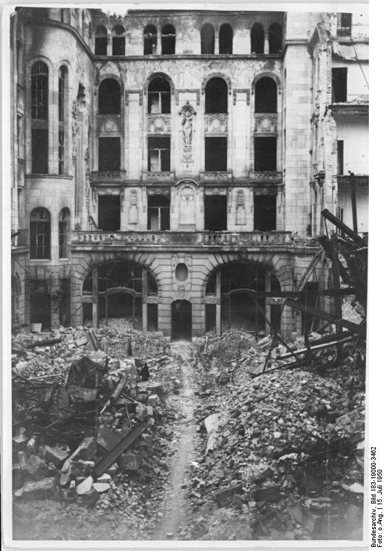 15 July 1950: the ruined courtyard of the Hotel Adlon in Berlin (via Bundesarchiv)