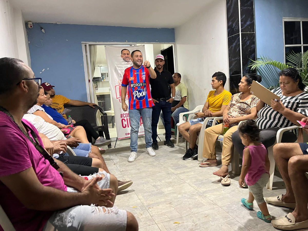 📢 Sigue nuestra #RutaComunitaria, hoy junto a @arlencholes visitamos la Ensenada del barrio Juan XXIII, un sector de nuestra ciudad que tiene magia y un lugar acogedor donde forjamos grandes amistades. 🤗🤗🤗
Juntos #CreamosComunidad #ConstruimosCiudad 💗