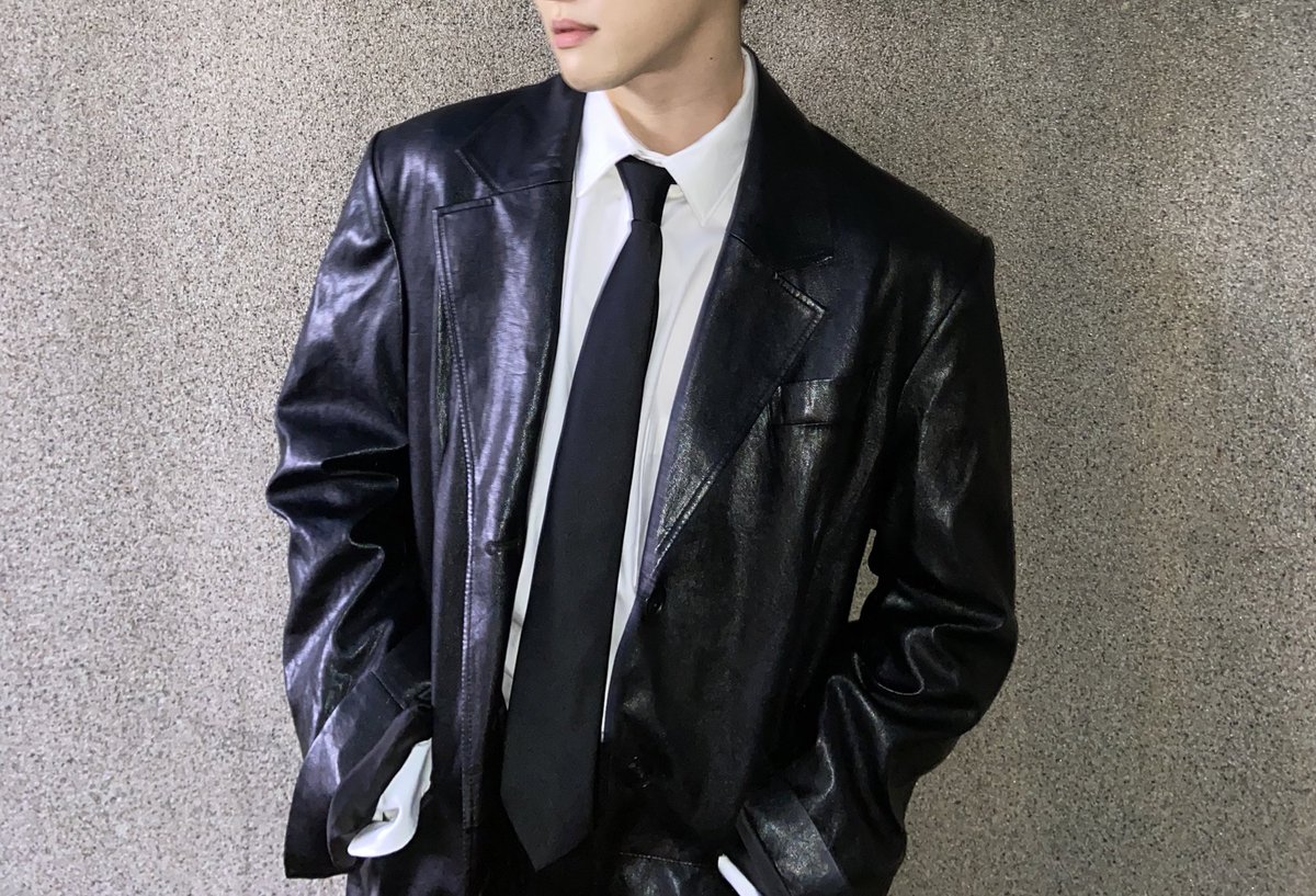 feeldog_bpnn's tweet photo. 빈칸을 채워 그리시오 https://t.co/xvKQRSSA4X