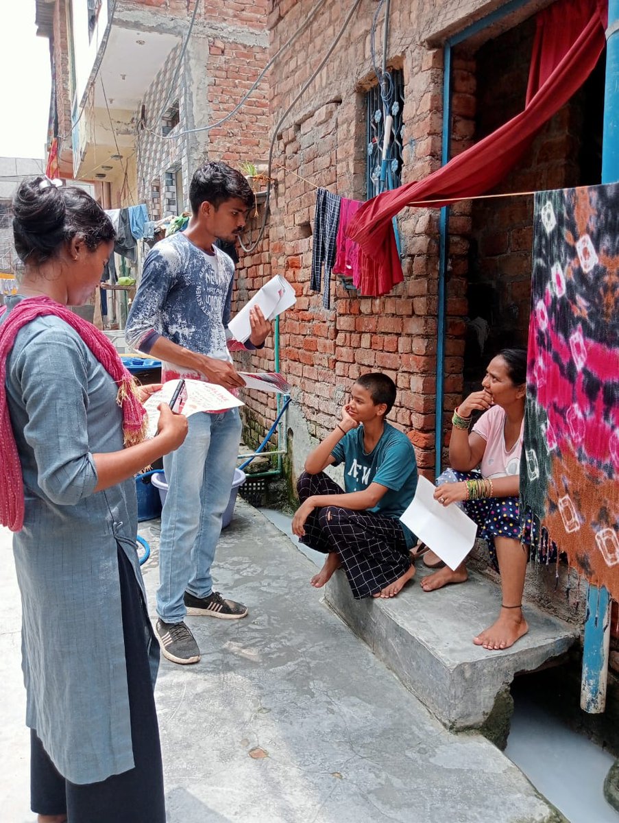 Sarfraz_dss's tweet photo. To day 13-07-2023
 Door to Door awareness Campaign of India Labourline among the Workers community at JJ colony Savda New Delhi.@LabourlineDelhi @IndiaWpc @LabourlineDelhi @LabourMinistry https://t.co/CrEgAfBHP4