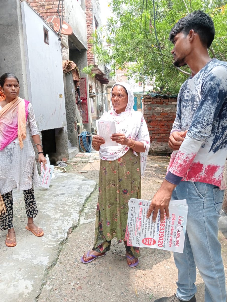 Sarfraz_dss's tweet photo. To day 13-07-2023
 Door to Door awareness Campaign of India Labourline among the Workers community at JJ colony Savda New Delhi.@LabourlineDelhi @IndiaWpc @LabourlineDelhi @LabourMinistry https://t.co/CrEgAfBHP4