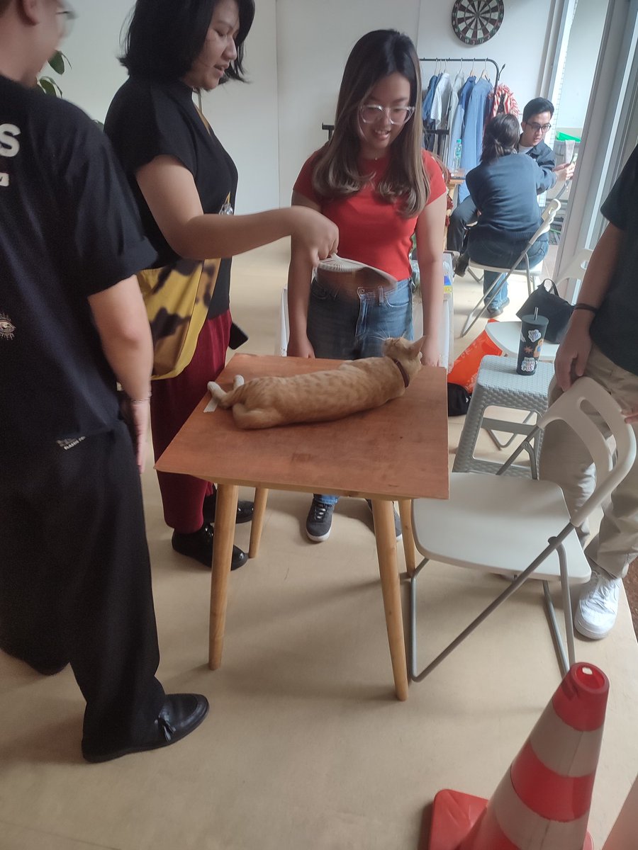 di gandrungi cewe cwe