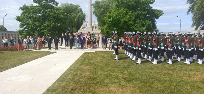 india_narrative's tweet photo. Indian Army Contingent for #BastilleDay Parade visited the Neuve-Chapelle Indian Memorial at France and paid their tributes. The World War I Memorial commemorates the valour of Indian soldiers who fought in France during World War I: ADG PI - INDIAN ARMY
#INDefence @IndiaembFrance