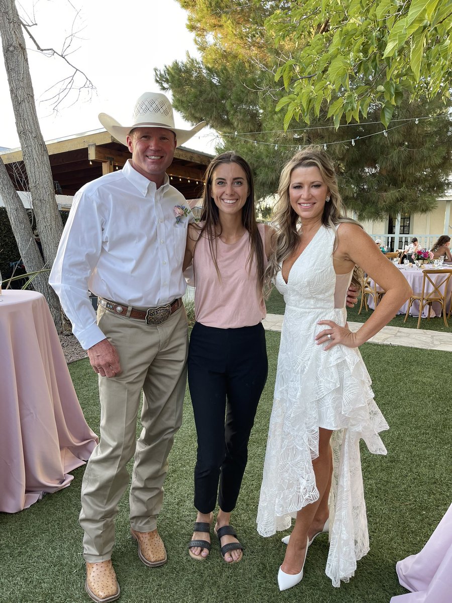 Wrapped up a <a href="/GageHotel/">Gage Hotel</a> wedding tonight 🫶🏼