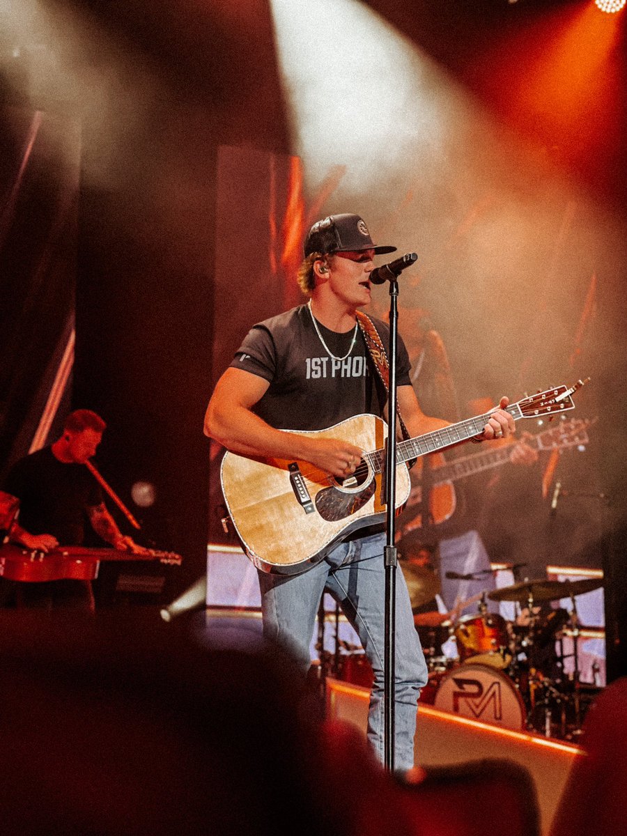 rylee_branham's tweet photo. he will never disappoint!!! 
@ParkerMcCollum https://t.co/uXOIMqvXnJ