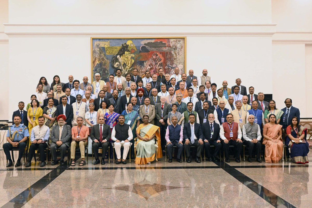 PROCUG1's tweet photo. Hon'ble Vice Chancellor Central University of Gujarat Prof. Rama Shanker Dubey participated in Visitor's Conference held at Rashtrapati Bhavan on July 10-11, 2023. Vice Chancellors of Central Universities and Directors of national institutes were present.

#CUG https://t.co/hiAOlQ3zbe