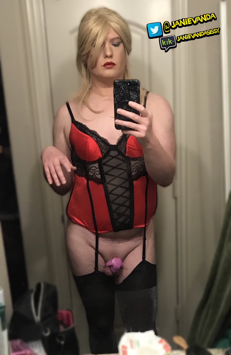 JanieVanda's tweet photo. Feeling so sexy right now. I know I totally need more sexy outfits though. https://t.co/txJS7ylMjM