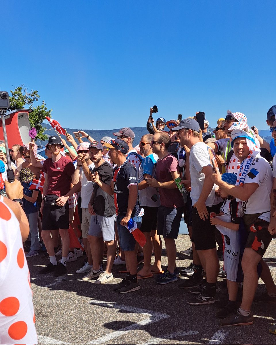 pascalpi38's tweet photo. Qu'elle ambiance sur les pentes du grd colombier. https://t.co/cqoPEARcgb