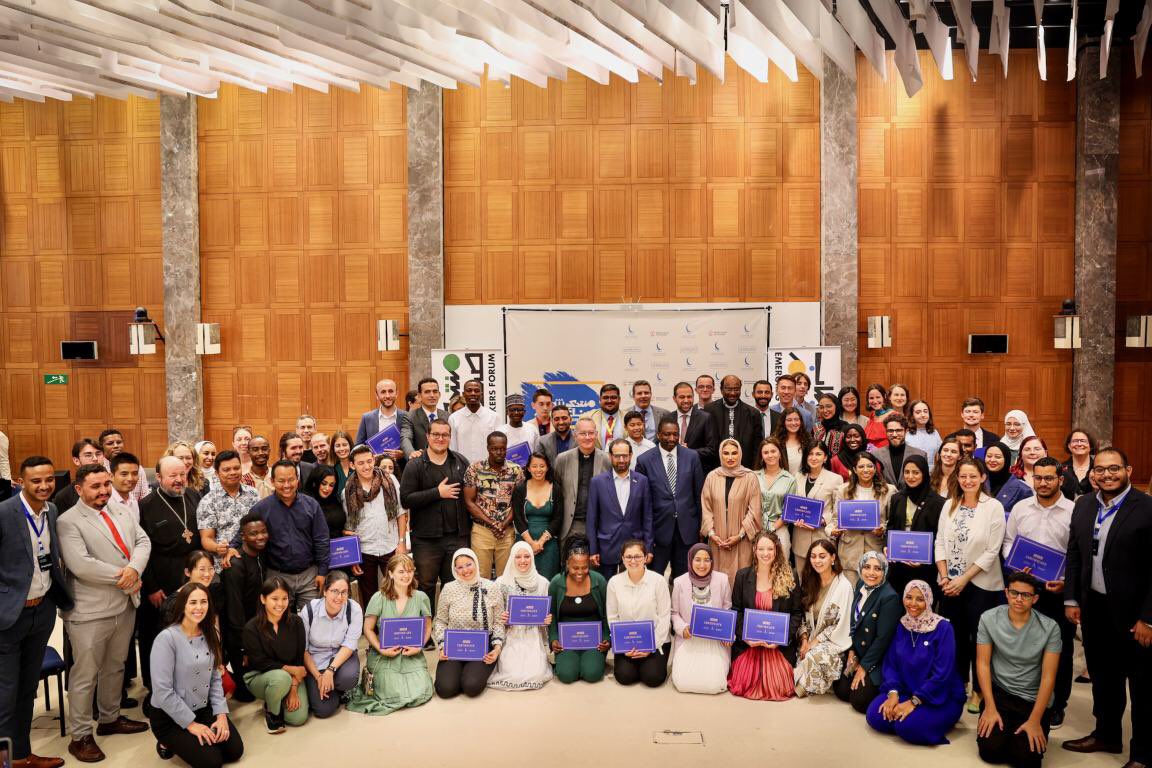 Oikoumene's tweet photo. #WCC general secretary Rev. Prof. Dr Jerry Pillay asked the students: “How do we have an alternative message for a world that is struggling, for a world that is broken, for a world that is need of healing and restoration?” #EPF2 #peace🕊️☮️💟 

Read more: https://t.co/KCrA8D2QQb https://t.co/TiD5pVXHBj