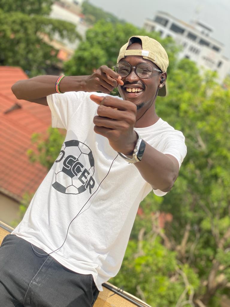 Dadisco9's tweet photo. Them. Where are you from ?
Me. Take a picture of me and you will know
The picture
#SSOT
#SSofLoveinTheAirOSAKA2023
#UGOT https://t.co/N20Y6bkaZf