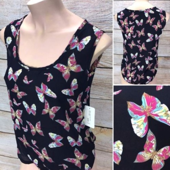So good I had to share! Check out all the items I'm loving on <a href="/Poshmarkapp/">Poshmark</a> #poshmark #fashion #style #shopmycloset #mudd #harrystyles: posh.mk/2pcXPsFIrBb
