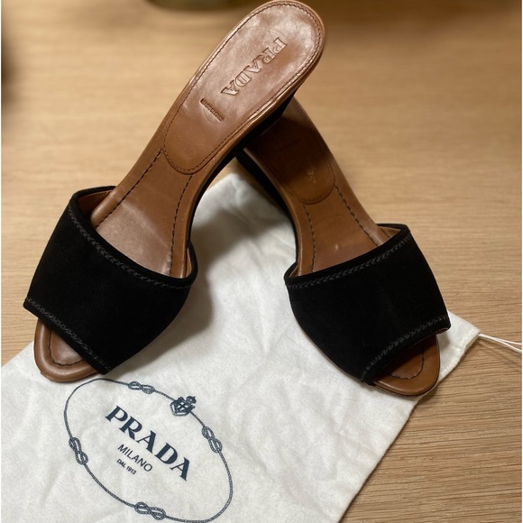 lisanemo98's tweet photo. So good I had to share! Check out all the items I'm loving on @Poshmarkapp #poshmark #fashion #style #shopmycloset #dansko #kirra #prada: https://t.co/aRvaUoxsUG https://t.co/zGZkAnYHGe