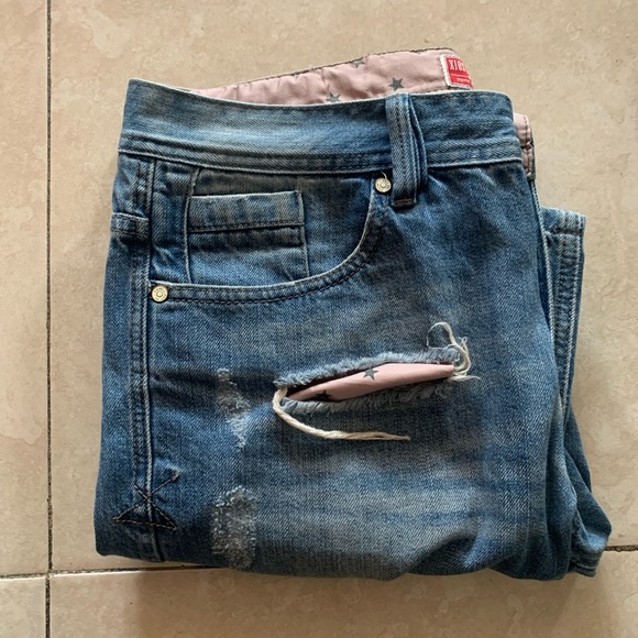 So good I had to share! Check out all the items I'm loving on <a href="/Poshmarkapp/">Poshmark</a> #poshmark #fashion #style #shopmycloset #jcrew #sourceunknown #xiosdenim: posh.mk/SwY8Q7HIrBb