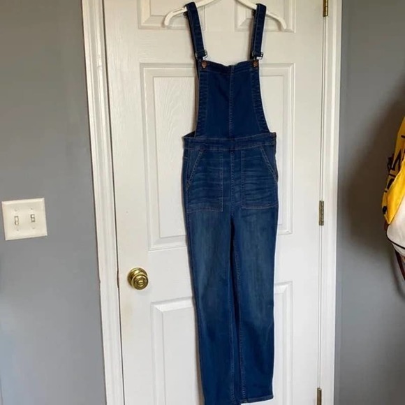 CarrieTraore's tweet photo. So good I had to share! Check out all the items I'm loving on @Poshmarkapp from @trmoore0201 @triniskies #poshmark #fashion #style #shopmycloset #unknown #nike #madewell: https://t.co/wJ9luYJEng https://t.co/igPuILYIRd