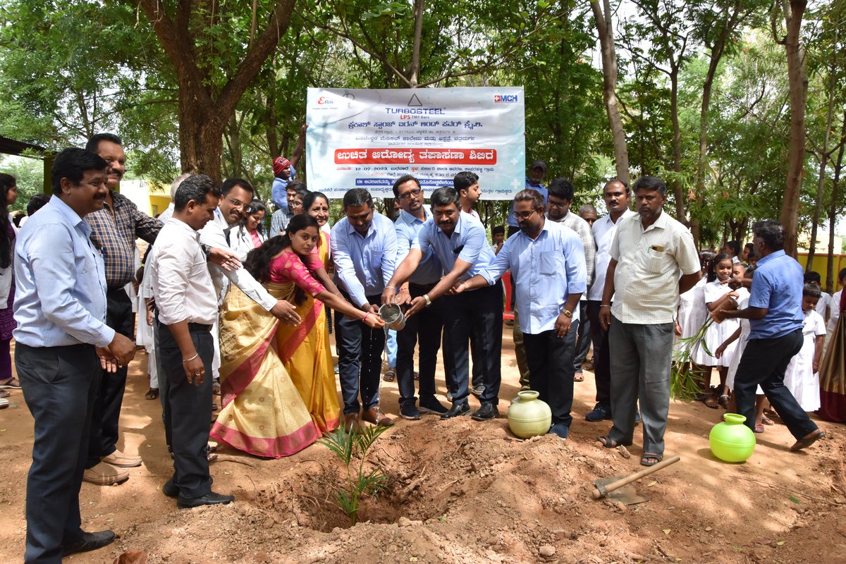 ermgroup2's tweet photo. "Exciting day at Kaparahalli village! The ERM Group, as part of our CSR initiative, organized a rural medical camp today. It's amazing to witness the positive impact we can create by providing essential healthcare services to underserved communities. ! #Healthcare #CSR #ERMGroup" https://t.co/ng4YX9MLRM