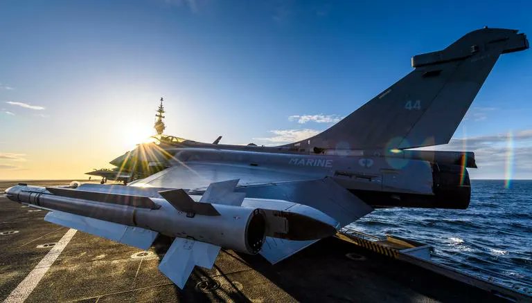 India Selects #Rafale Marine Aircraft For Navy, Dassault Aviation Confirms

Read more: republicworld.com/india-news/gen…

#IndianNavy #DASSAULTAVIATION