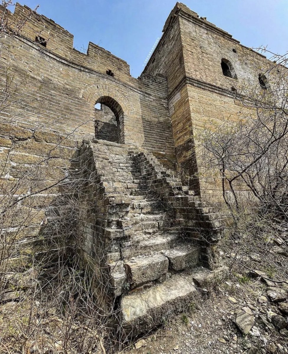 SHIBAMI___'s tweet photo. The Great Wall of China, a monumental accomplishment in engineering and an emblematic edifice recognized globally, is steeped in fascinating history. Contrary to popular belief, this extraordinary structure was never completely deserted throughout its extensive history. Indeed, numerous Chinese dynasties oversaw the wall's construction and upkeep for hundreds of years.

Work on the Great Wall dates back to as early as the 7th century BC, a tumultuous era known as the Warring States period in China's ancient past. The first expansive wall came into existence during the Qin Dynasty (221-206 BC), primarily as a safeguard against northern invaders. This early version of the wall was the foundation for future constructions under successive dynasties.

The sections of the Great Wall that we most commonly associate with today, and which draw in hordes of tourists each year, were primarily erected during the Ming Dynasty (1368-1644 AD). These sections were strengthened to ward off Mongol invasions. However, the Ming Dynasty didn't simply abandon the wall; they were diligent in maintaining and augmenting it throughout their rule.

Though the building of the Great Wall required an extraordinary commitment of resources, it was never fully deserted. Its significance and role transformed over time with the ebb and flow of different dynasties. The wall wasn't merely a military barrier; it symbolized Chinese unity and national identity.

As time wore on, parts of the Great Wall suffered from neglect, natural weathering, and human activities, leading to deterioration. However, concerted efforts in the last few decades have aimed at conserving and refurbishing the wall, with particular attention paid to the sections from the Ming era. These restoration initiatives preserve the wall as a living testament to China's rich historical legacy and cultural traditions. Today, the Great Wall of China stands as a UNESCO World Heritage Site and a prime attraction for travelers worldwide.
