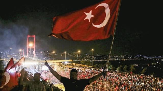 BaykalBasdemir's tweet photo. 15 Temmuz Demokrasi ve Milli Birlik Günü’nde tüm şehitlerimizi rahmet ve minnetle, gazilerimizi şükranla anıyoruz. Devletimiz ve milletimiz var olsun! https://t.co/VML67177Yw