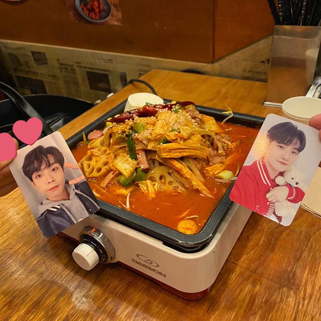 ez_gwang's tweet photo. 📍천진영감
어떤 엽프 공계 살려내기 프로젝트•••
땅콩빙수 진짜 꼭 먹어야됨!! https://t.co/Kxzr9AEbys