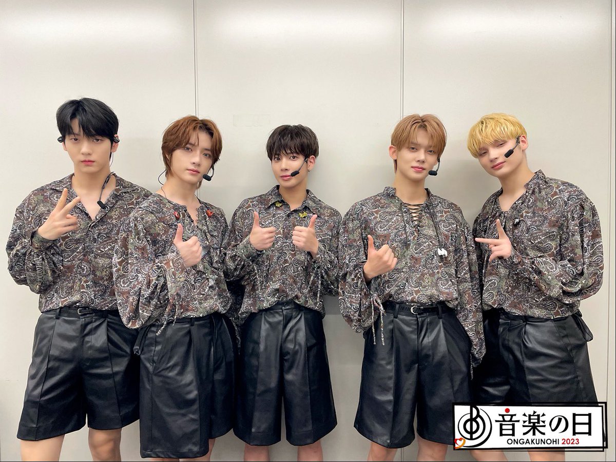 bg_____313's tweet photo. 滞在長すぎて日本で衣装調達した ??
でも安定にかっこよすぎて話にならない https://t.co/AqmRT2Ul2h