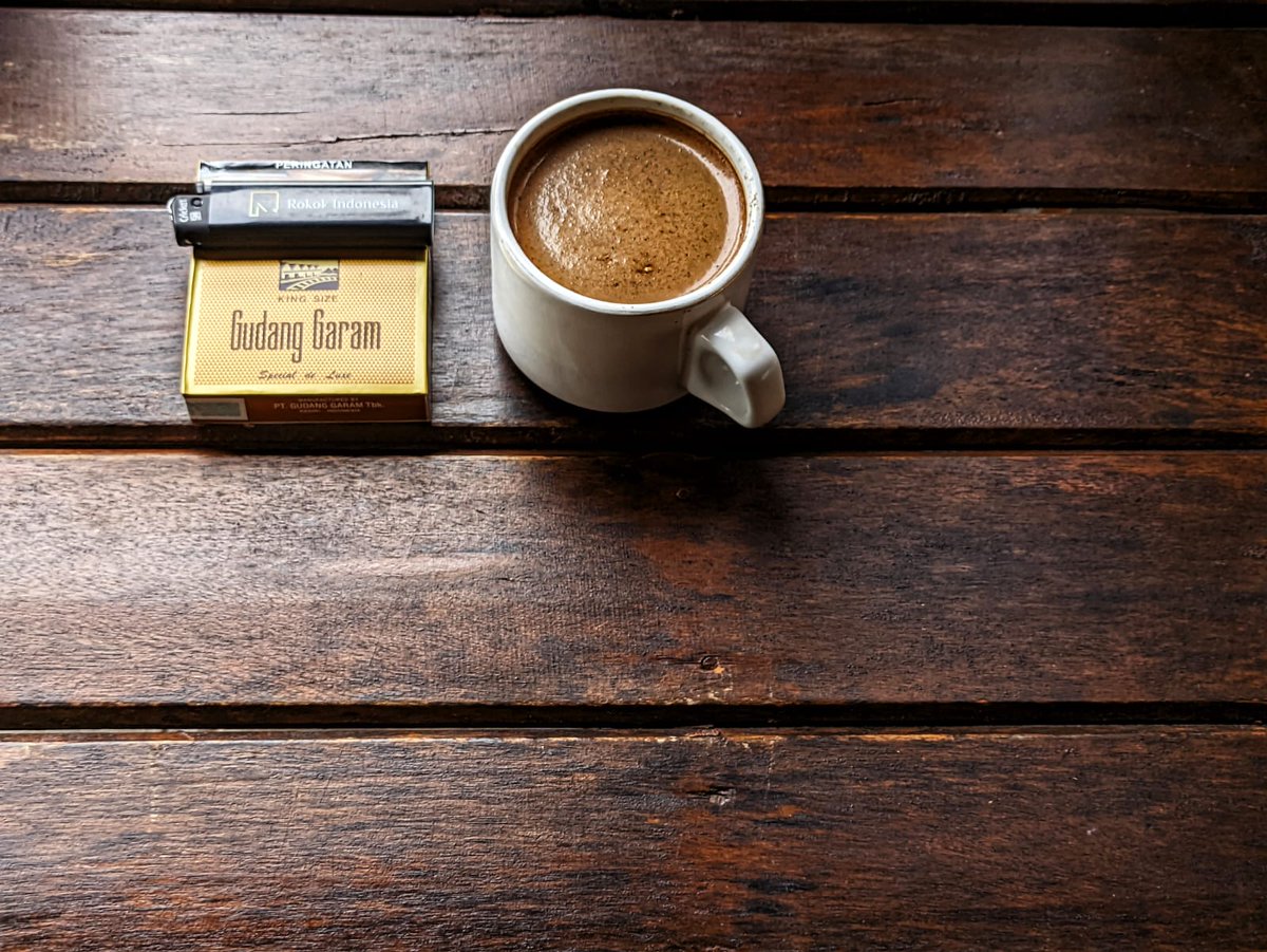 Rokok Indonesia tweet media