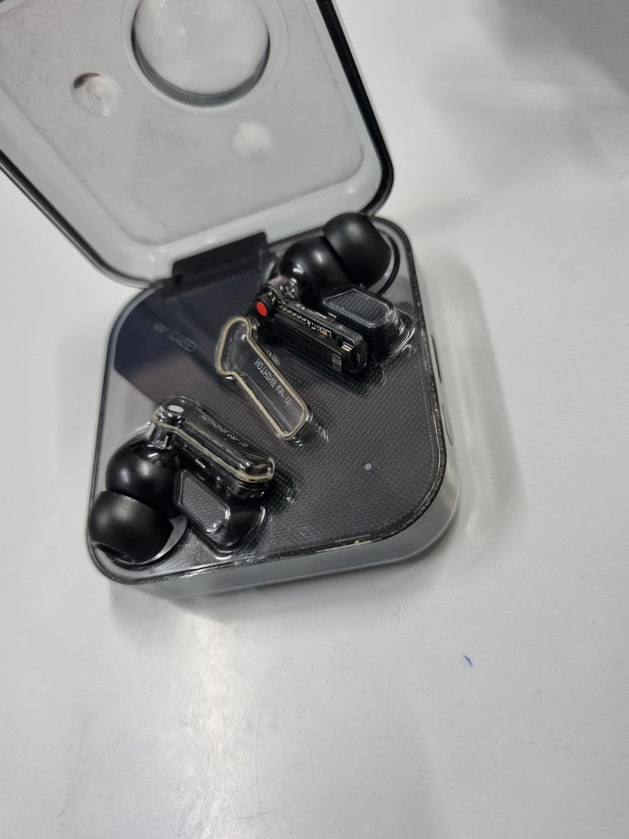 dmdureja's tweet photo. @getpeid  @nothingindias @nothing
Is this the quality you are offering at ₹7682, I purchase Ear 1 on sep 2022 and look it tear down in two parts , the glue quality was like any street side earbuds. You are charging this much of amount atleast give us quality.seems it is #nothing https://t.co/1wq68DUHCA
