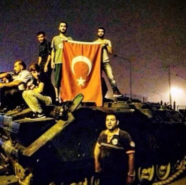 Türk demokrasi tarihine kara bir leke olarak geçen 15 Temmuz'da hayatını kaybeden tüm şehitlerimize Allah'tan rahmet diliyorum. Allah aziz milletimize bir daha böyle kara günler yaşatmasın.