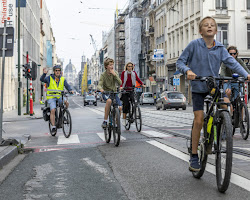 VoltBelgium's tweet image. #Volt proposes monthly car-free Sunday in cities &amp;gt;=50,000 inhabitants. #Paris already does this. This has important climate, economical and public health advantages.

12 months after implementation: corrective referendum where citizens can decide to (dis)continue this policy.