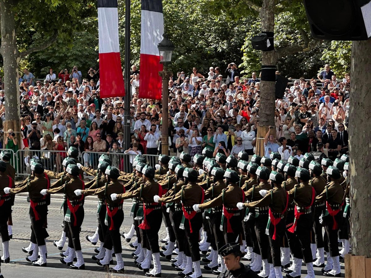 V_DelFabro's tweet photo. Très joyeux fête nationale ! 🇫🇷 

En cette période où nous avons fait face à de nombreux défis, la solidarité et l'unité ont été notre force. Aujourd'hui, plus que jamais, nous devons rester unis et travailler ensemble pour surmonter les obstacles qui se dressent sur notre chemin https://t.co/liGUJhxYWq