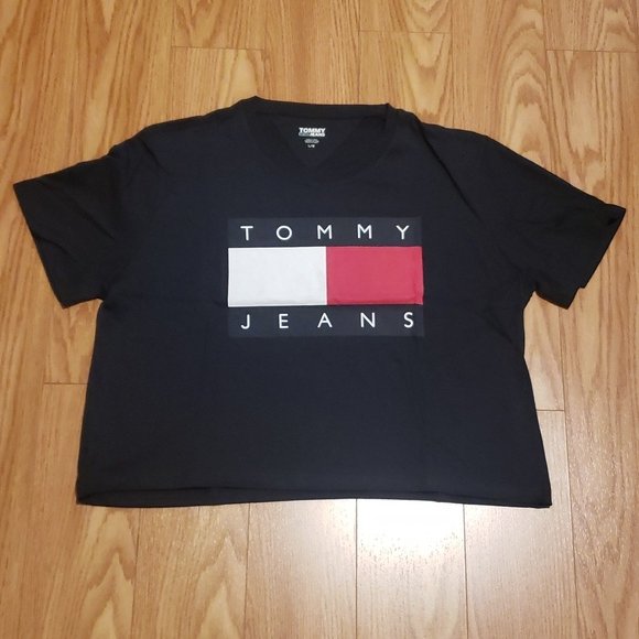 jpook33's tweet photo. So good I had to share! Check out all the items I'm loving on @Poshmarkapp #poshmark #fashion #style #shopmycloset #tommyhilfiger #athleticworks: https://t.co/Ro8oahWqtJ https://t.co/SwvY3IaCuG