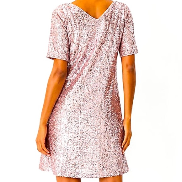 michell59412440's tweet photo. So good I had to share! Check out all the items I'm loving on @Poshmarkapp #poshmark #fashion #style #shopmycloset #anntaylor #judeconnally #arizzo: https://t.co/9ZzSemyH0h https://t.co/UJX8UwepJX
